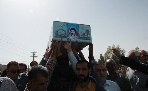شهید قوچ اسماعیلی در گلزار شهدای زاهدان به خاک سپرده شد