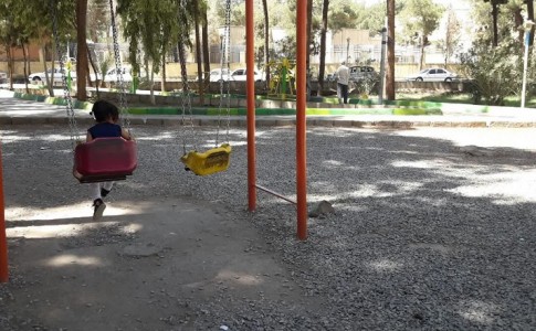 بازی کودکان با چاشنی استرس والدین در پارک های زاهدان