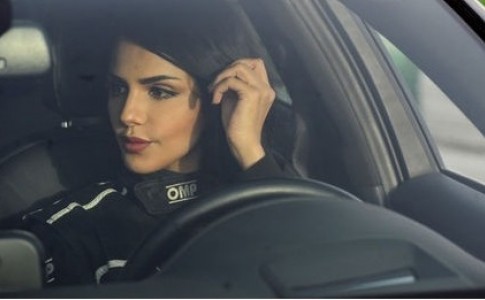 راننده زن سعودی در مسابقات رانندگی+تصاویر
