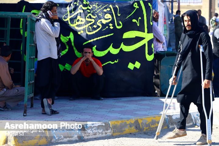 زائران پاکستانی اربعین در موکب امام خمینی(ره) پایانه مرزی میرجاوه
