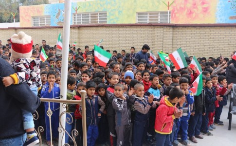 مراسم دهه فجر در مدارس استان با حضور مسئولان! +عکس