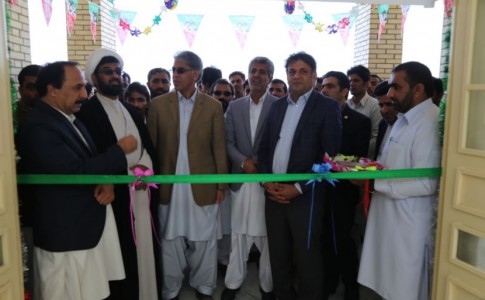 افتتاح پروژه های بهداشتی درمانی شهرستان سرباز در پنجمین روز از دهه فجر