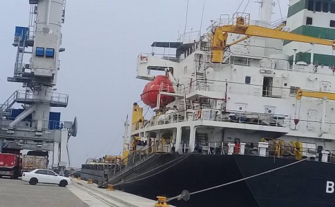 ​پهلوگیری سومین کشتی کاپوتاژی گندم در بندر شهید بهشتی چابهار