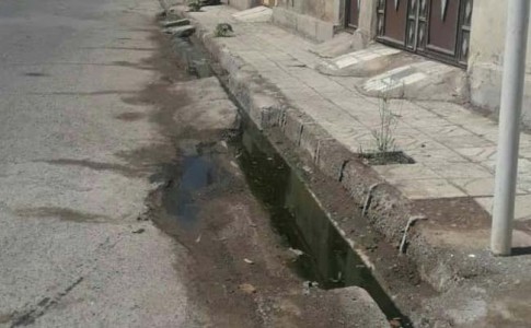 بالازدگی فاضلاب در خیابان های اصلی زابل/رئیس آبفا: انشعاب آب و فاضلاب متخلفین قطع می شود