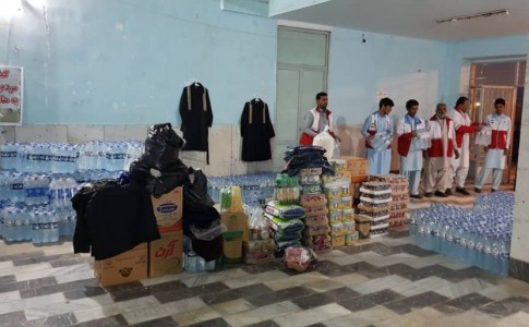 ارسال کمک های غیرنقدی مردم ایرانشهر به مناطق سیل زده غرب کشور