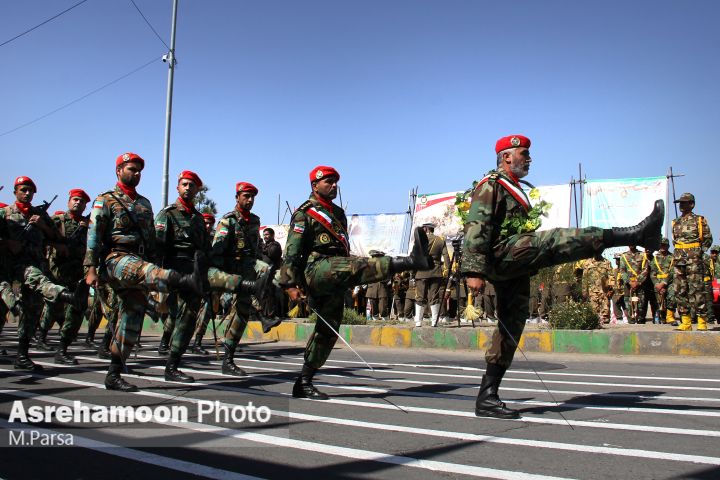 رژه صلابت و اقتدار نیروهای مسلح در زاهدان در روز ارتش