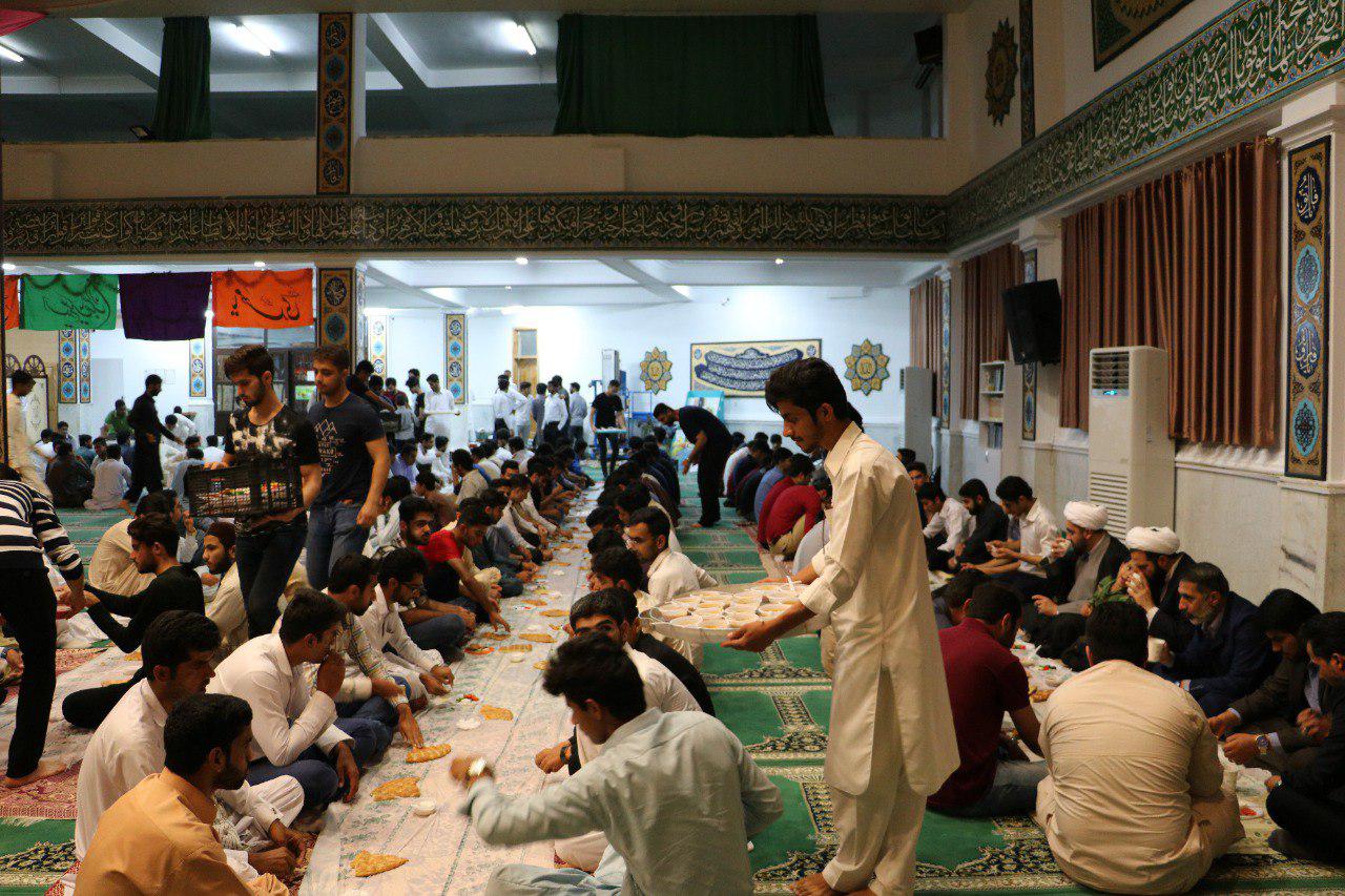 برپایی سفره افطاری وحدت دانشجویی در ماه مبارک رمضان