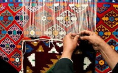 صنعت قالی بافی سیستان احیا می شود/بازگشت صدها شغل به منازل روستایی