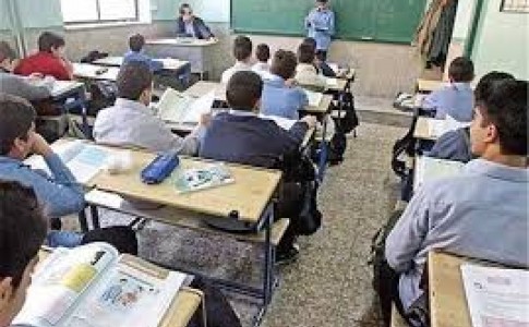 فعالیت 15 ساعته آموزگاران سیستانی برای جبران کمبود معلم