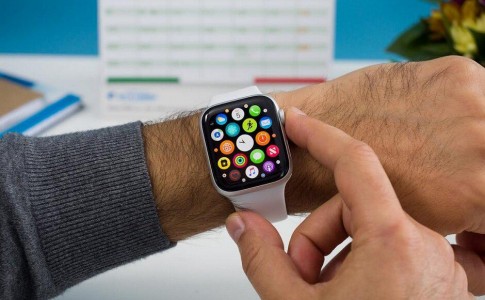 پاداش اپل به خریداران Apple watch