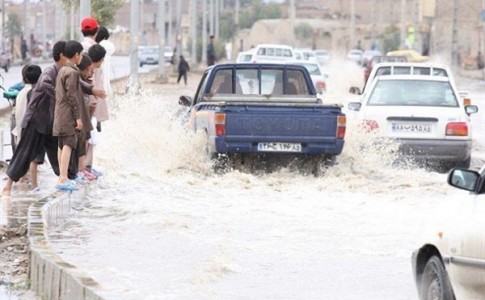 شهرداری ایرانشهر در روزهای بارانی اماده خدمت رسانی به شهروندان می باشد