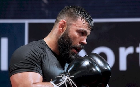 تحریم ظالمانه سد بزرگ برای هالک ایرانی ؛ امیر علی اکبری دیگر روی رینگ UFC نمی رود !