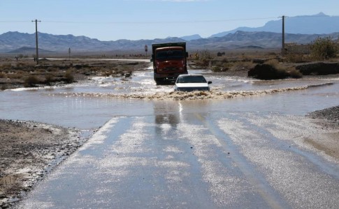 150 میلیارد تومان خسارت اولیه سیلاب به محورهای مواصلاتی در شمال استان/محور ارتباطی 10 روستا همچنان مسدود است