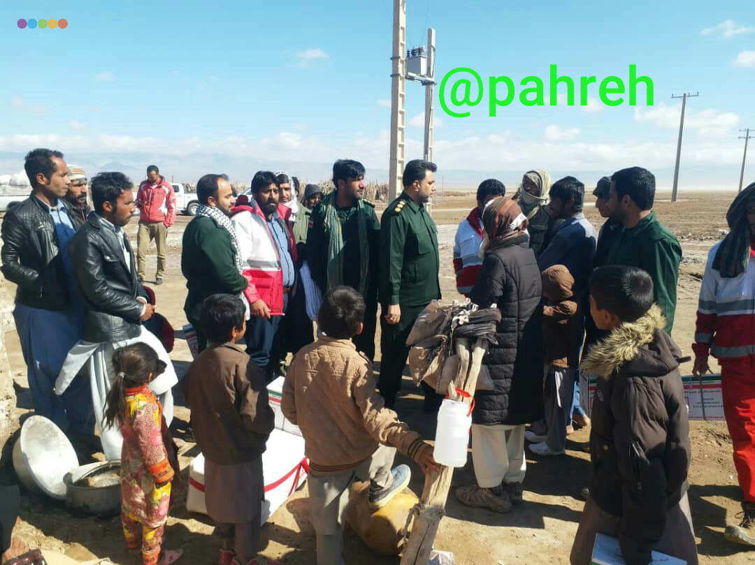 کمک پاسداران سپاه ایرانشهر به مناطق سیل زده