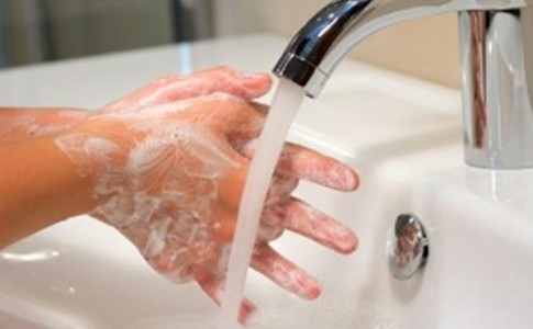 شستشوی دست با آب و صابون،بهترین روش مقابله با کرونا/ مصرف مداوم ازضدعفونی کننده های الکلی باعث اگزما می شود