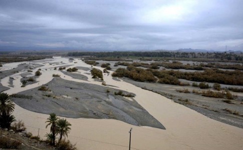 سیلاب به ده روستای میرجاوه آسیب زد/دریچه های دیوار مرزی با پاکستان مسدود شد