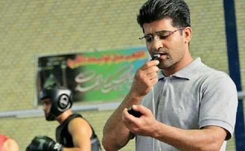 دفاع تمام قد قهرمان جهانی کیک بوکسینگ سیستان و بلوچستان از رزمایش کمک مومنانه / با خدمت به مردم می توان پهلوان و قهرمان شد