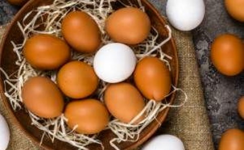 آیا شستن تخم مرغ‌ها کار درستی است؟