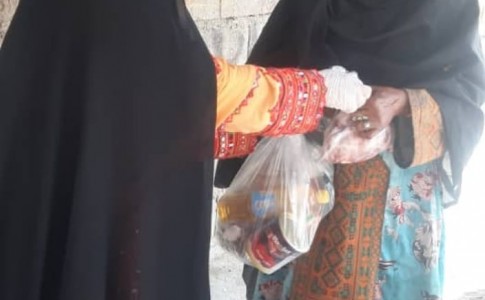 ۵۰ بسته مواد غذایی بین زنان بی سرپرست ایرانشهری توزیع شد