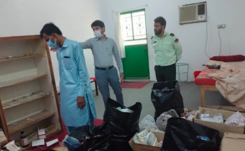 دستگیری تبعه خارجی به عنوان پزشک قلابی در زرآباد/ شهروندان برای درمان به مراکز معتبر مراجعه کنند