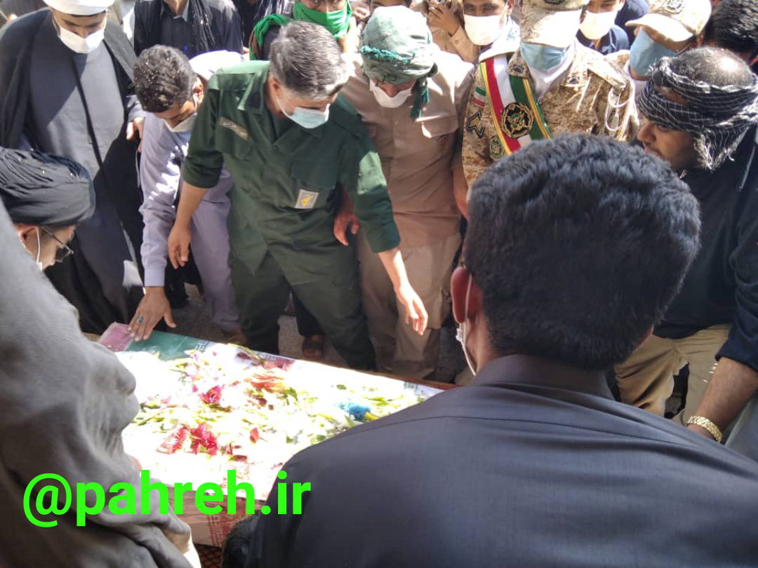 برگزاری مراسم آخرین وداع با پیکر مطهر شهید شهلی بر، در تپه نور الشهدا بخش بزمان شهرستان ایرانشهر