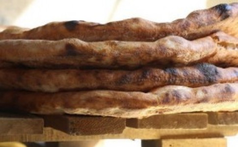 افزایش قیمت نان آزادپزی ها در زابل/مردم از نانوایی های حمایتی خرید کنند