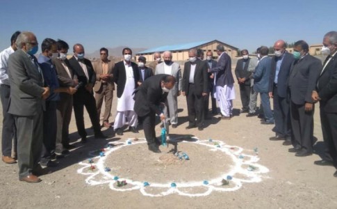 کلنگ هنرستان ۱۲ کلاسه دارالفنون زاهدان به زمین زده شد/احداث 7 مدرسه در سیستان و بلوچستان