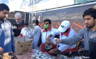توزیع روزانه بیش از ۸۰۰ پرس غذای گرم بین نیازمندان/ اکرام ایتام وظیفه هر ایرانی است