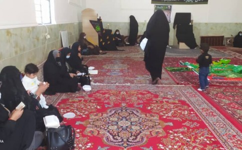 ۱۲۰۰ پرس غذای گرم بین عزاداران فاطمی ایرانشهری توزیع شد