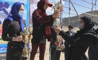 هنر دست بانوان بلوچ به برترین های دوومیدانی ایران اهدا شد/قهرمانی بانوی سیستان و بلوچستان در رقابت های کشوری