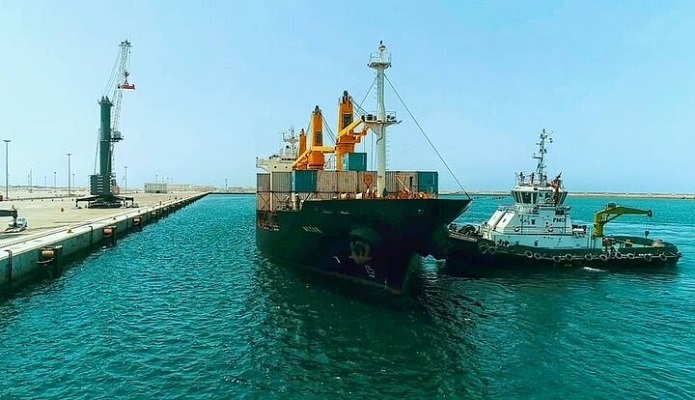 تجارت در بزرگترین بندر اقیانوسی ایران همچنان پر رونق/اولین کشتی حامل  کالای اساسی در سال 1400 وارد بندر چابهار شد