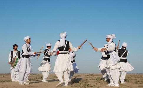 نوروز و آیین هایی که همچنان زنده است/ از "رقص چوب" در سیستان تا "گاوجنگی" و "آتش بازی" در بلوچستان