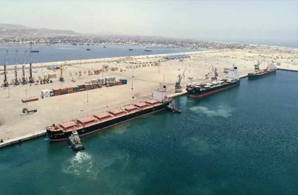 پهلوگیری ۲ کشتی حامل ۱۳۵ هزار تن کالای اساسی در بندر چابهار