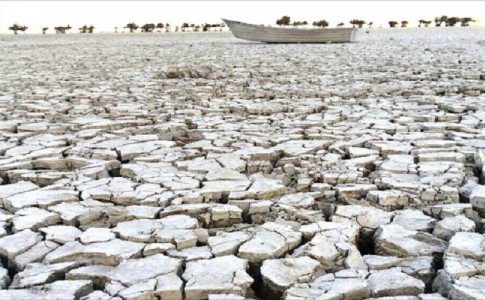 سدسازی های افغانستان سیلاب را هم به روی هامون بست/اسارت آب و پرواز خاک؛ سهم سیستان از حق آبه