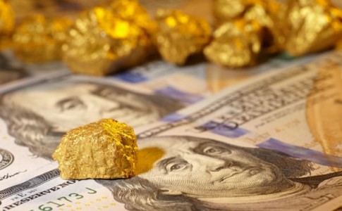 ادامه روند کاهش قیمت طلا در جهان/سرمایه گذاران در انتظار آمار بازار مصرفی آمریکا