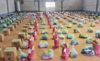 ۸۰۰ بسته غذایی و البسه میان نیازمندان بم پشت توزیع شد/ ۶۵ نفر از خدمات پزشکی رایگان سپاه بهره مند شدند