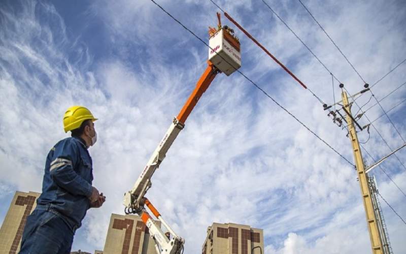 اصلاح و تعدیل شبکه های روشنایی معابر برق زاهدان انجام شد