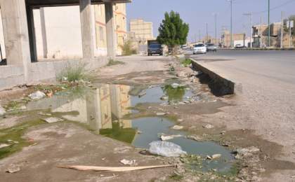 فوران فاضلاب خانگی در جوی های آب/ اخطار کتبی شهرداری خاش به شهروندان متخلف