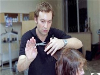آرایشگر مردانه در خدمت بانوان شهر محمدیه قزوین