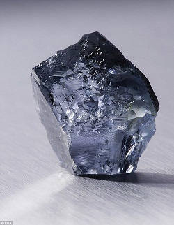 الماس آبی نادر ۵۰ میلیارد تومانی +عکس
