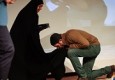 بوسه بر چادر همسر شهید وصالی