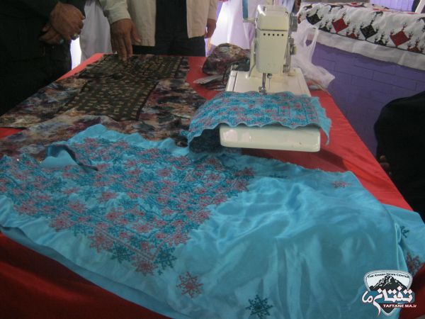 برپایی نمایشگاه سوزن دوزی و هنرهای دستی زنان بلوچ در خاش