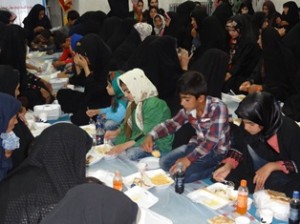 اطعام ۲۰۰ نفر از ایتام تحت حمایت کمیته امداد زهک