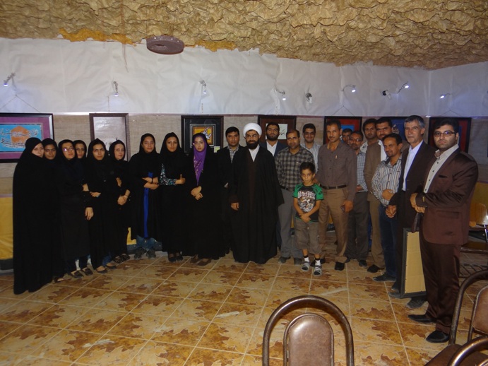 بازدید حجت الاسلام کیخا از نمایشگاه نور و قلم دانشگاه زابل