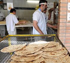 افزایش قیمت نان در سایه سکوت مسئولان/ تکلیف قیمت نان در تنور آزادپز‌ها