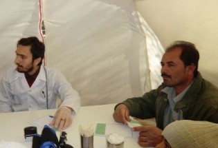 انجام بیش از ۱۴۰۰ ویزیت و ۱۱ عمل جراحی در نخستین روز راه اندازی بیمارستان صحرایی در بخش لادیز
