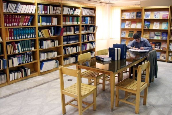 نصب تابلو تنها سهم سیستان و بلوچستان از کتابخانه 6 ساله/ سهمی به اندازه هیچ از بودجه