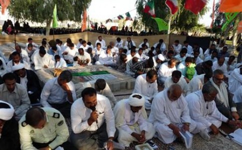 برگزاری دعای عرفه در جوار مزار شهدای گمنام دلگان