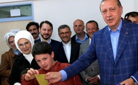 گاردین: با سیاست اردوغان، ترکیه‌ای جدیدی ظهور کرد