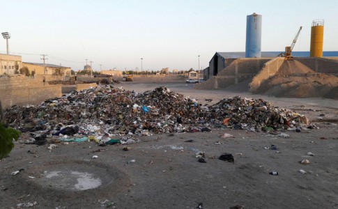 وضعیت بهداشتی آلوده ترین شهر جهان به مرز هشدار رسید/ دپوی طلای سیاه در شهر!+ تصاویر